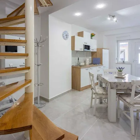 In 14216 * Crikvenica