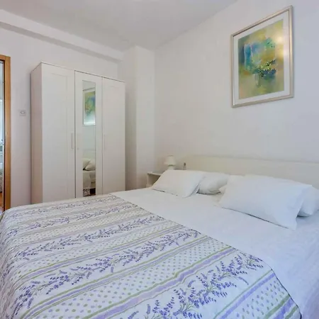 Apartamento In 14216 Crikvenica