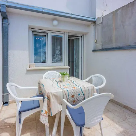 Apartamento In 14216 Crikvenica